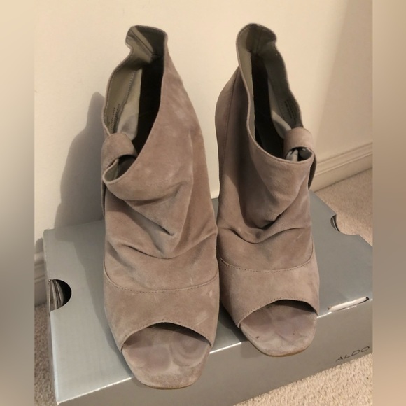 Gently worn like new suede peep toe booties - Picture 2 of 6